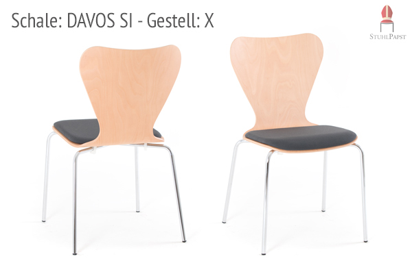 Holzstühle mit Polsterung der Sitzfläche